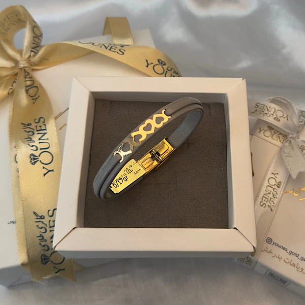 تصویر دوم دستبند طلا زنانه چرم قلبی